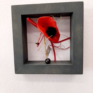 Ξύλινο καδράκι με κεραμική παπαρούνα μικρό