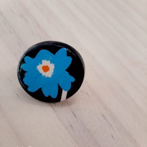 Κεραμικό δαχτυλίδι με ατσάλινη βάση, στρογγυλό,ζωγραφισμένο στο χέρι με λουλούδι