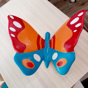 Κεραμική πεταλούδα ζωγραφισμένη στο χέρι